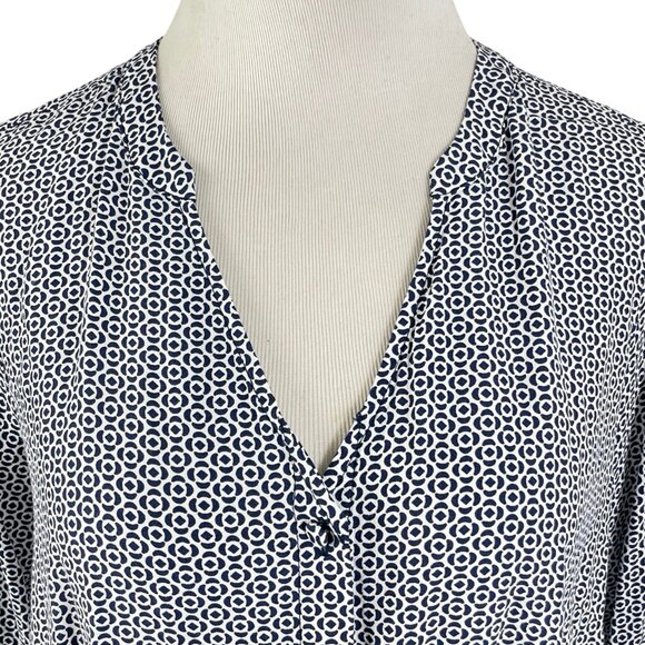 Talbots Blouse Size Large Button Down Top Shirt Geometric Print Rayon Blue White - Picture 6 of 6